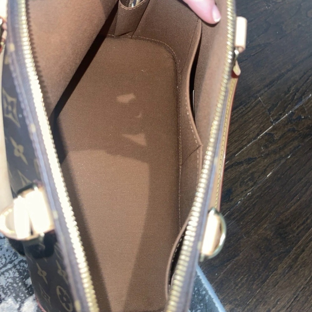 Louis Vuitton bag - Picture 3 of 9